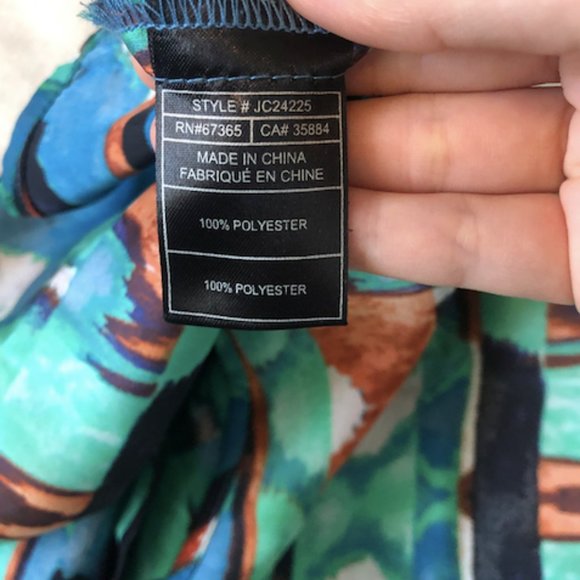 Silky Water Color Tank With Cut-Out Back Detail - Picture 7 of 7